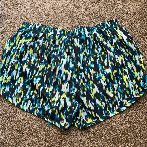 NIKE Running Shorts - Size MEDIUM - Picture 3 of 5